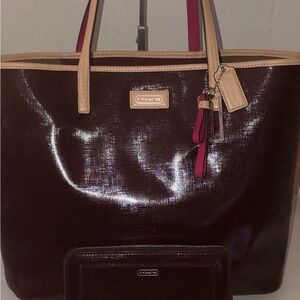 Preowned COACH Park Metro Patent Leather SV/Burgundy Tote Bag F25028 w wallet